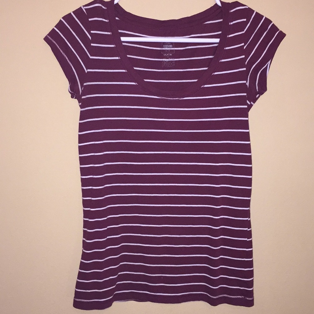 Maroon short sleeve shirt